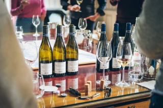 Service du vin : températures, décantation et choix des verres